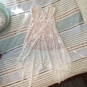 Lulu’s White Lace Midi Dress Size Medium
